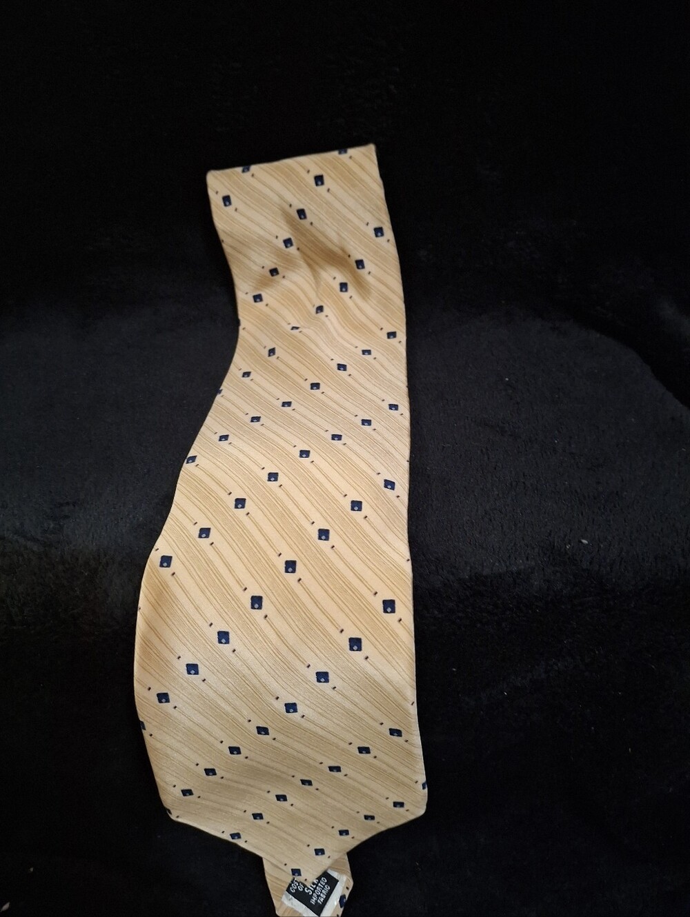 Bill Blass Cream Tie With Navy Diamond Motif View 5
